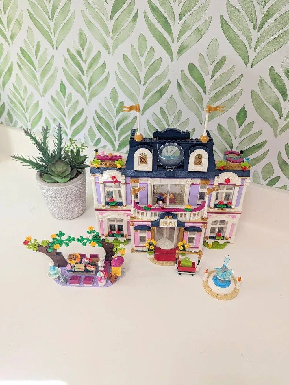 LEGO 41684 FRIENDS: Heartlake City Grand Hotel With Instructions